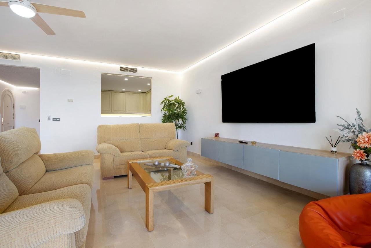 贝纳尔马德纳Luxury In Puerto Marina公寓 外观 照片