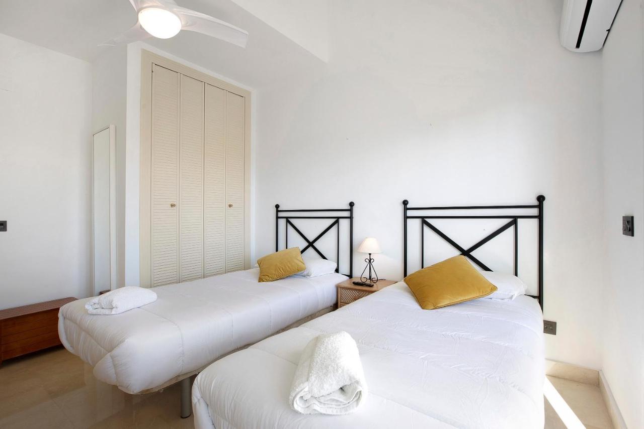 贝纳尔马德纳Luxury In Puerto Marina公寓 外观 照片